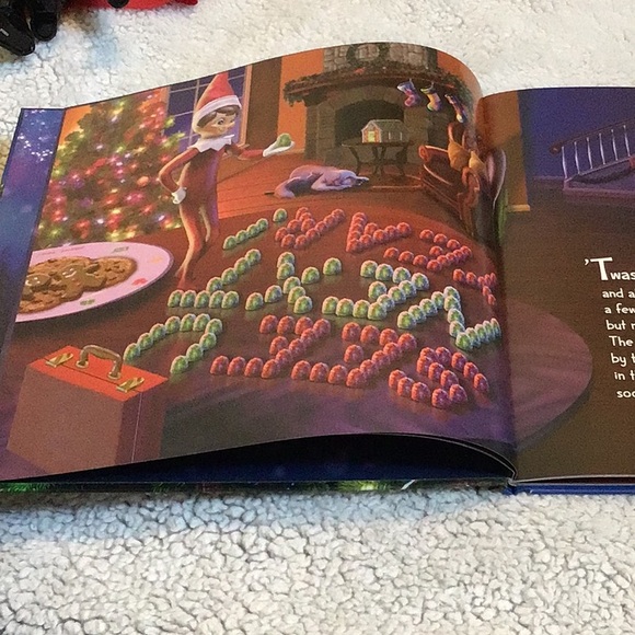 “New” Bundle of 2 Elf on the Shelf Books - Picture 3 of 7